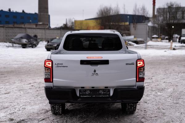 mitsubishi l200 review